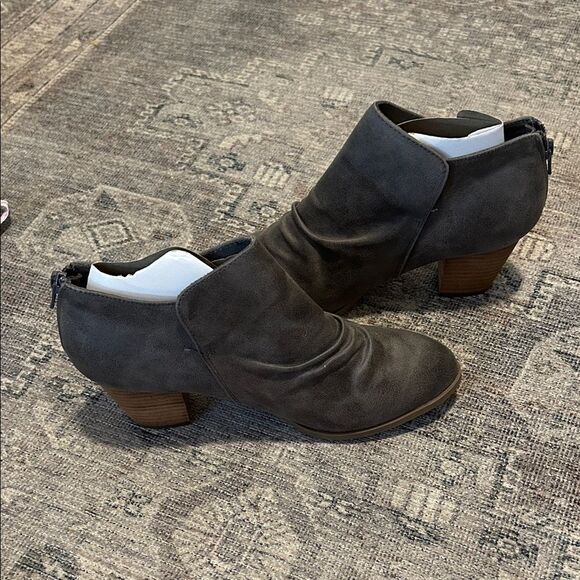 Report Footwear Clarice Heeled Ankle Booties - Wide - Picture 4 of 6